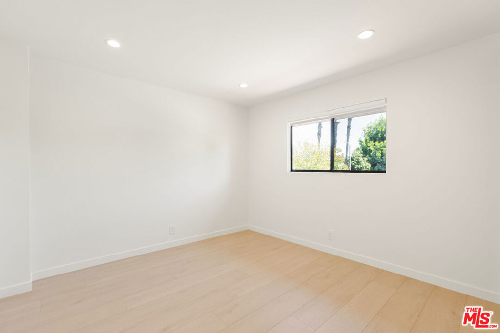 4933 Collett Avenue - Photo 33