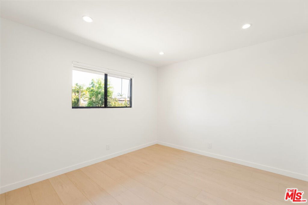 4933 Collett Avenue - Photo 34