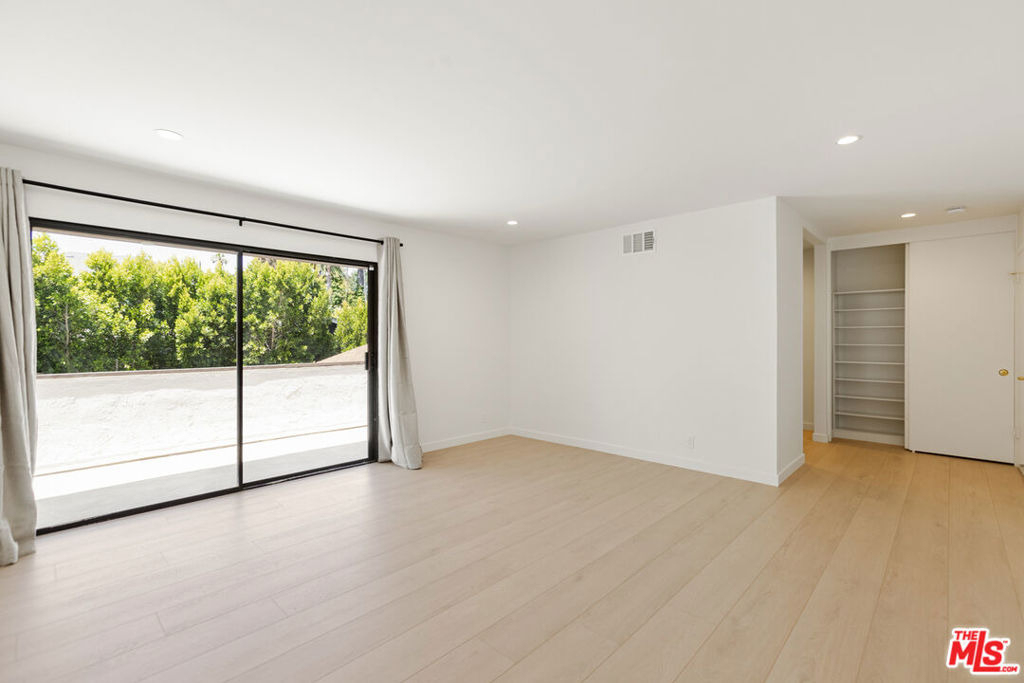 4933 Collett Avenue - Photo 23