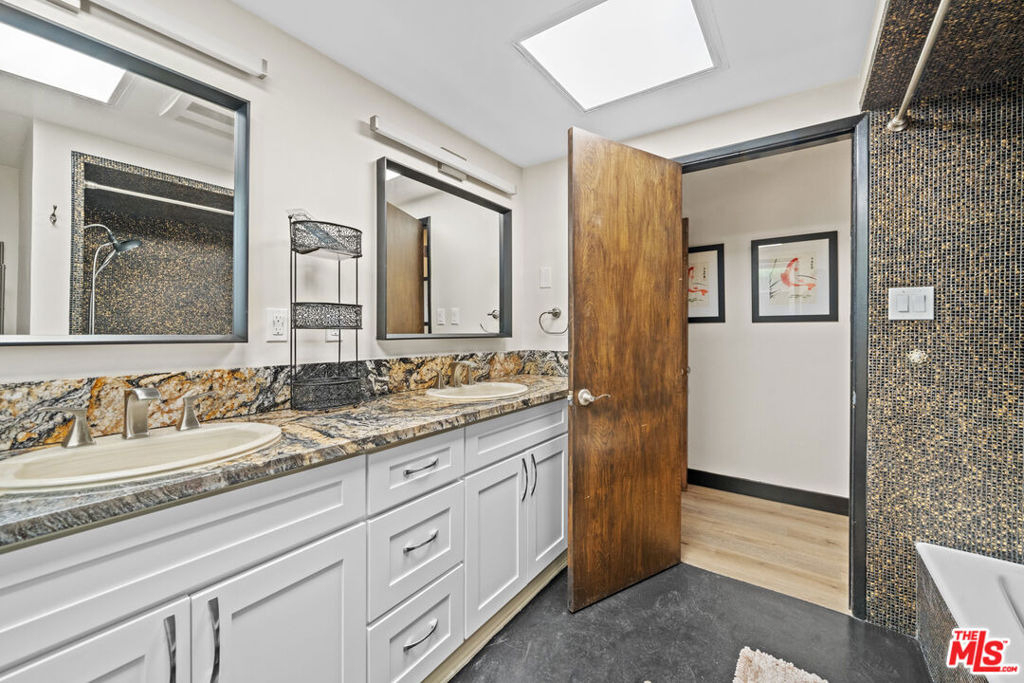 5008 Valley Ridge Avenue - Photo 14