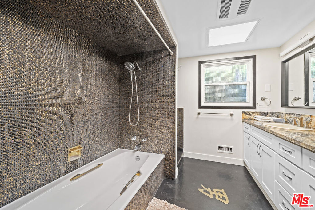5008 Valley Ridge Avenue - Photo 15