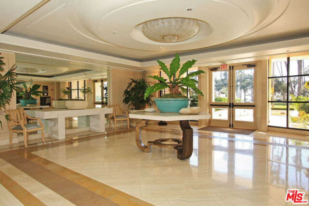 701 Ocean Avenue - Photo 3