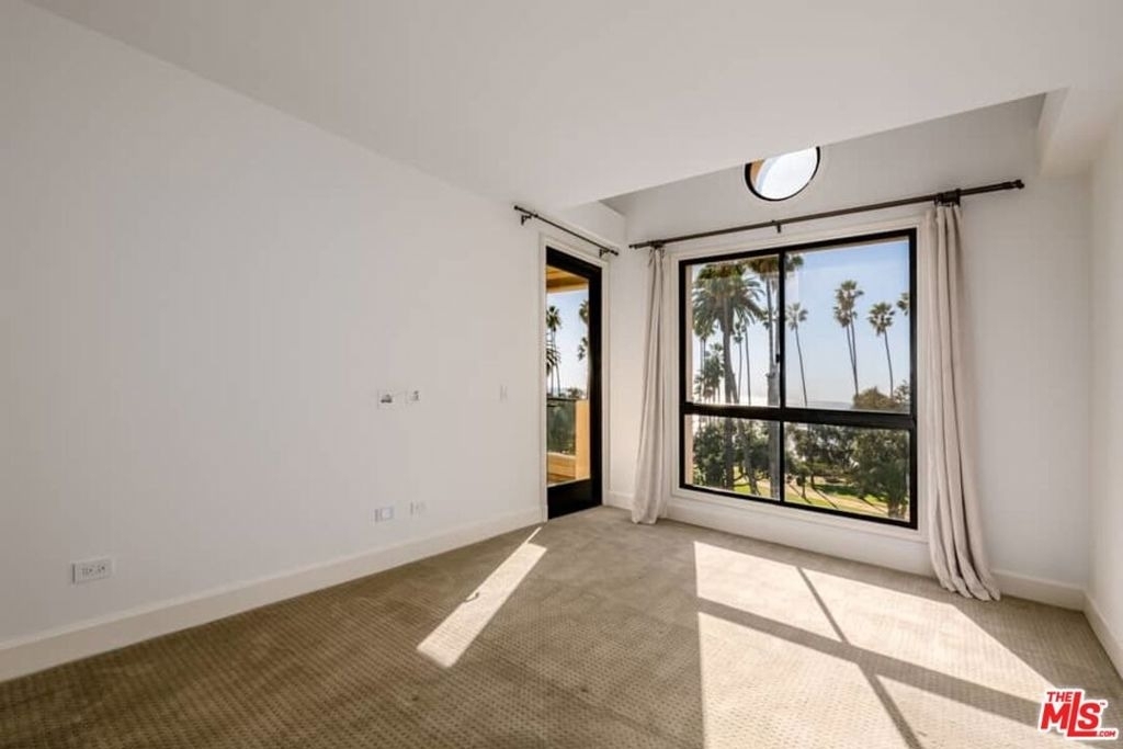701 Ocean Avenue - Photo 10