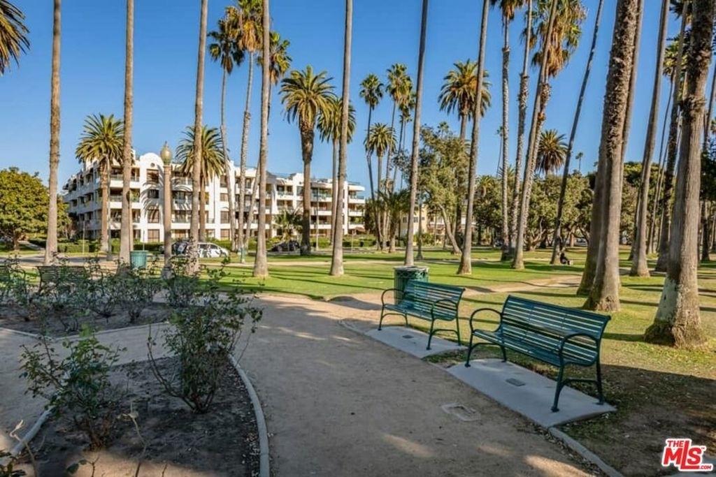 701 Ocean Avenue - Photo 23
