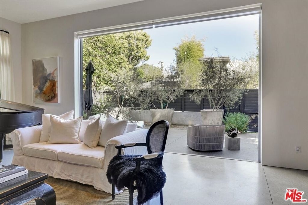 2425 Clement Avenue - Photo 2
