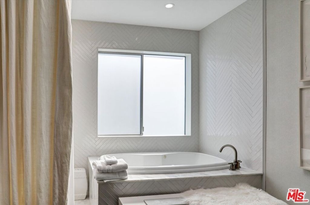 2425 Clement Avenue - Photo 11