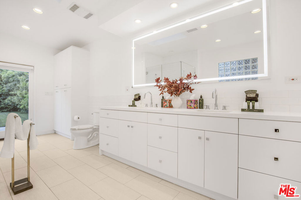 1833 Franklin Canyon Drive - Photo 12
