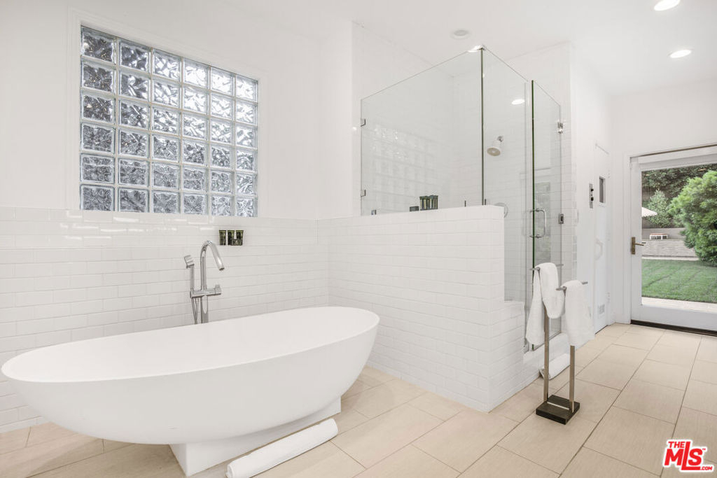 1833 Franklin Canyon Drive - Photo 13