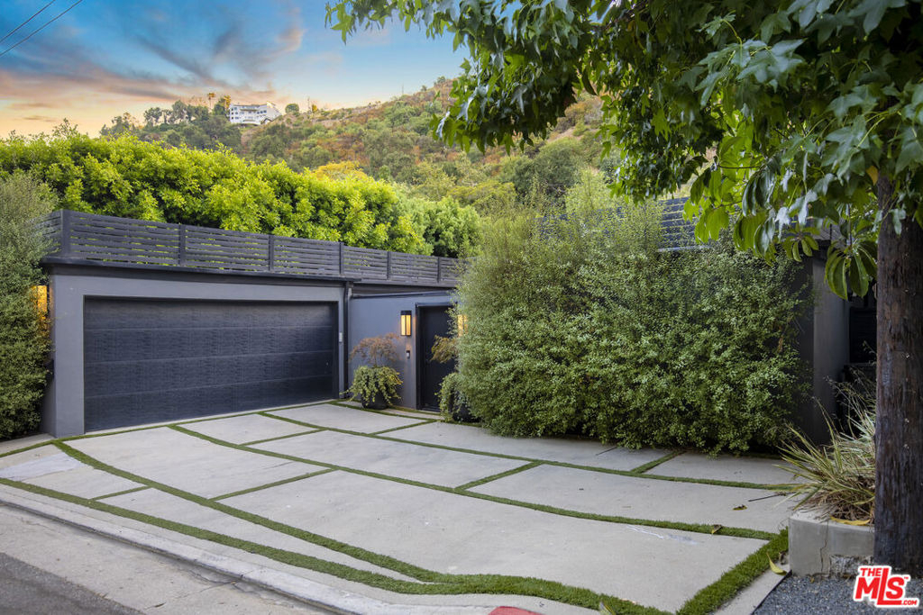1833 Franklin Canyon Drive - Photo 31