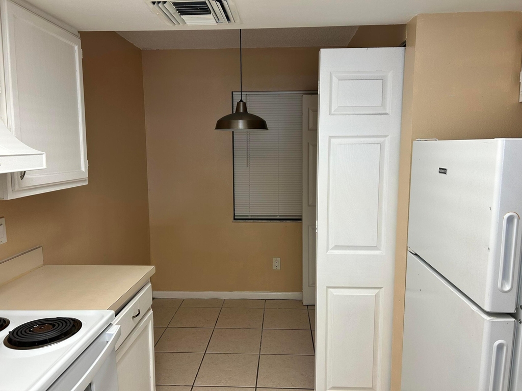 2513 S 17th Street - Photo 6