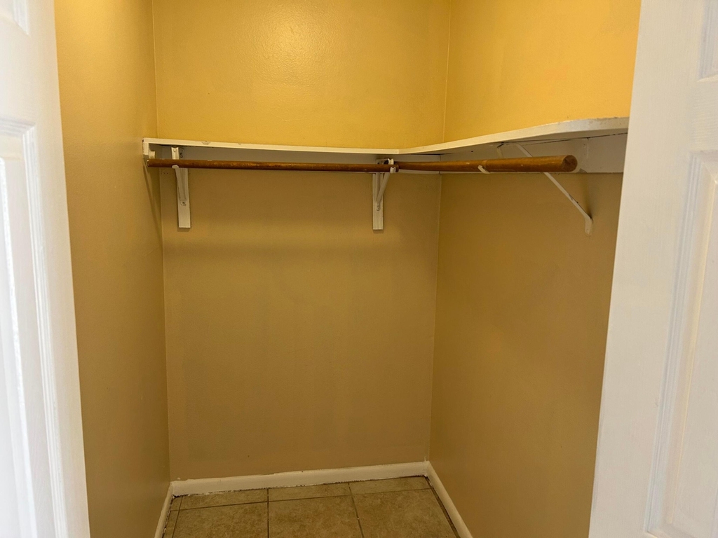 2513 S 17th Street - Photo 2