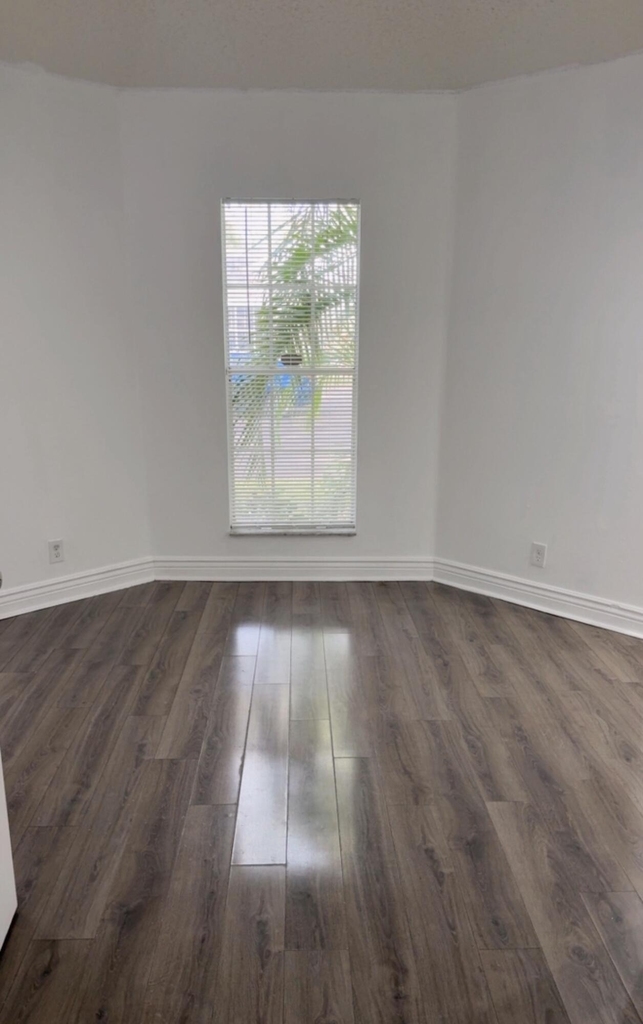7640 Forest Green Ln - Photo 4