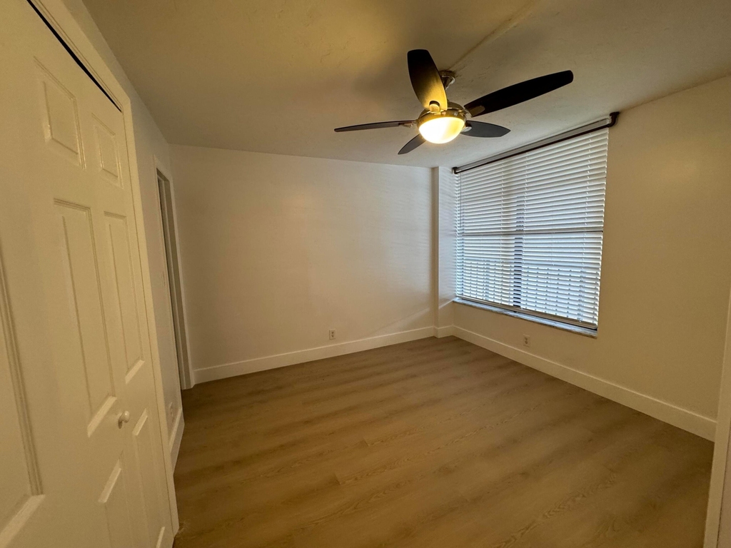 12 Royal Palm Way - Photo 16