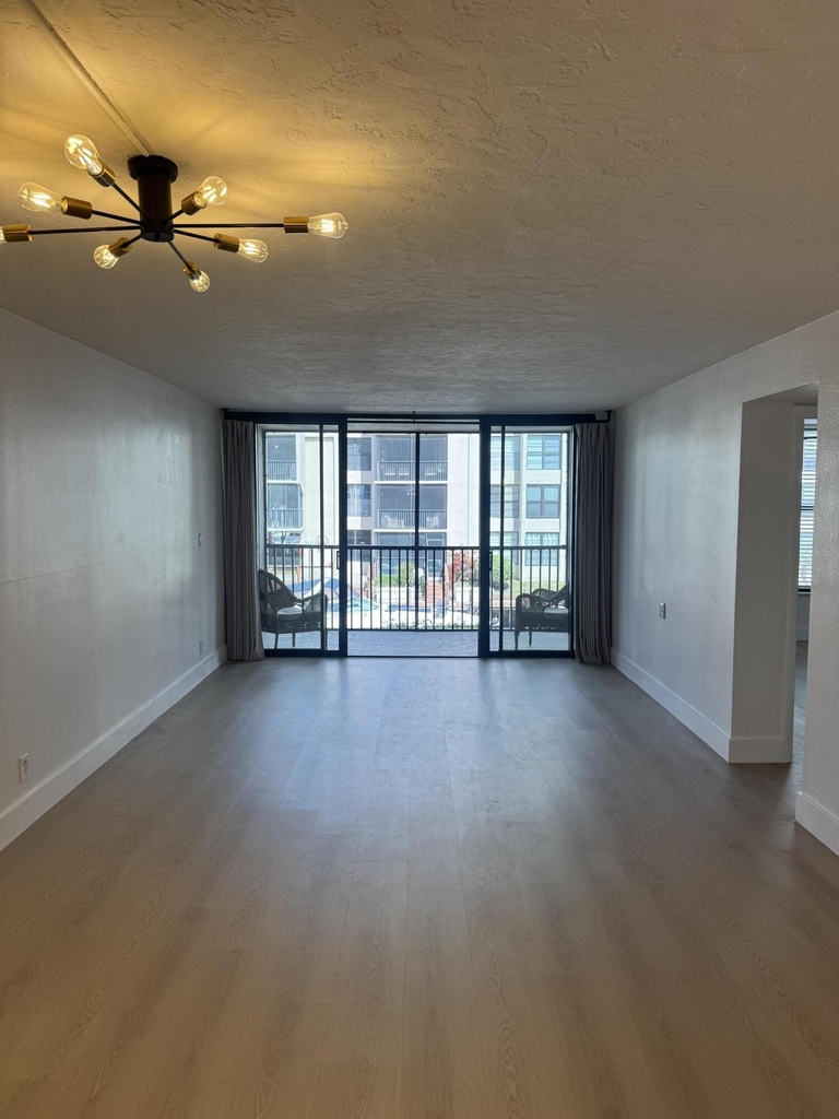 12 Royal Palm Way - Photo 6