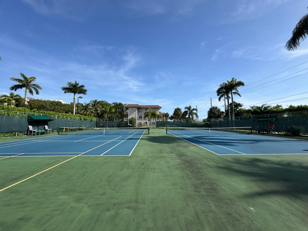 12 Royal Palm Way - Photo 23