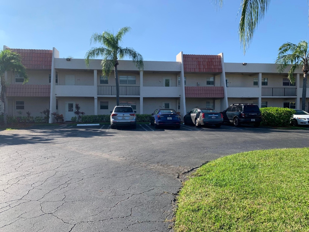 2500 Fiore Way - Photo 0
