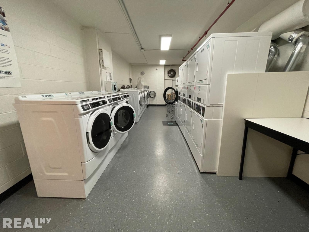 405 East 56th Street - Photo 4