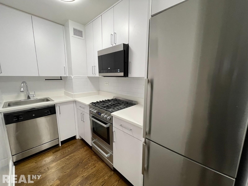 405 East 56th Street - Photo 2