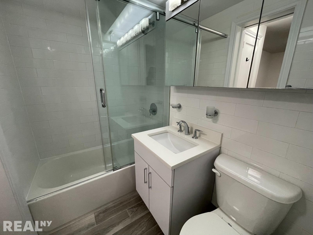405 East 56th Street - Photo 3