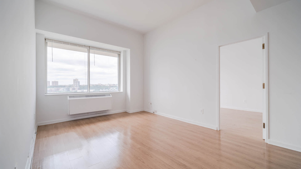 180 Riverside Blvd - Photo 17