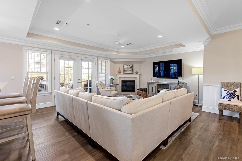 1 Village Green Drive - Photo 4