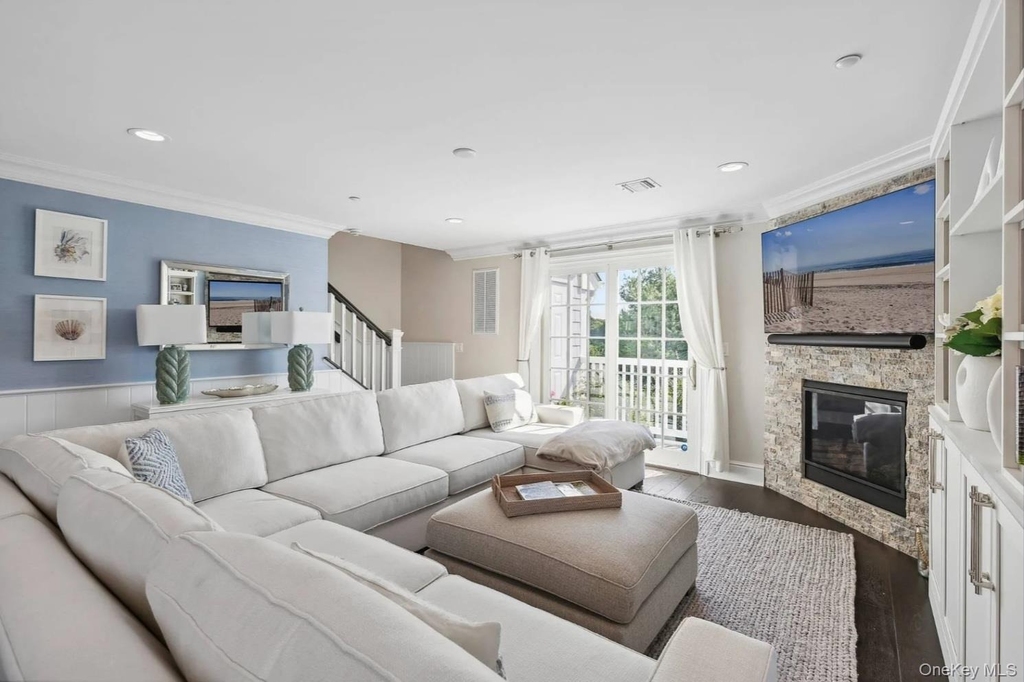 34 Village Green Drive - Photo 4