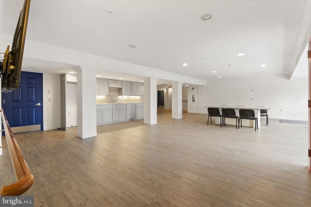 7040 Oxford Avenue - Photo 3