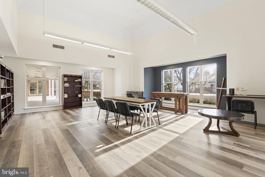 7040 Oxford Avenue - Photo 11