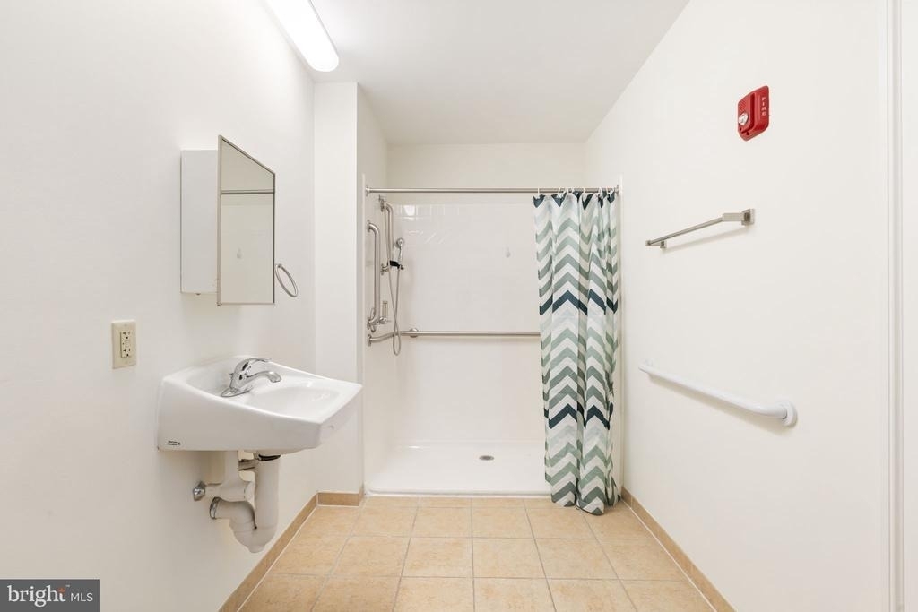 7040 Oxford Avenue - Photo 1