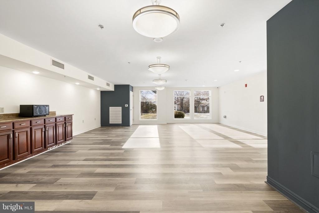 7040 Oxford Avenue - Photo 18