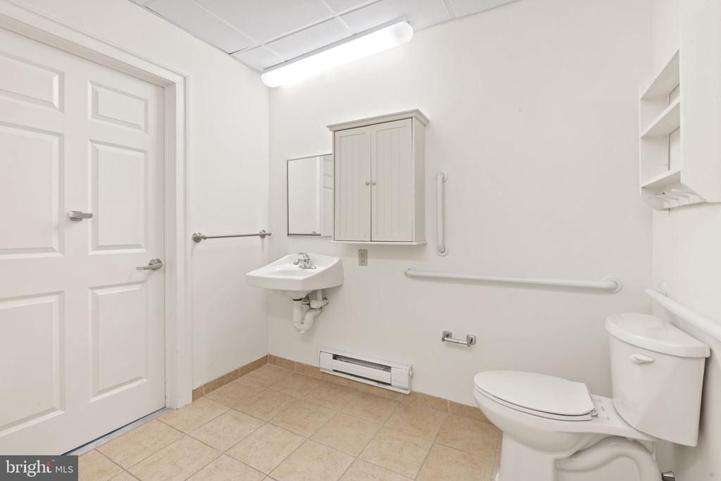 7040 Oxford Avenue - Photo 41