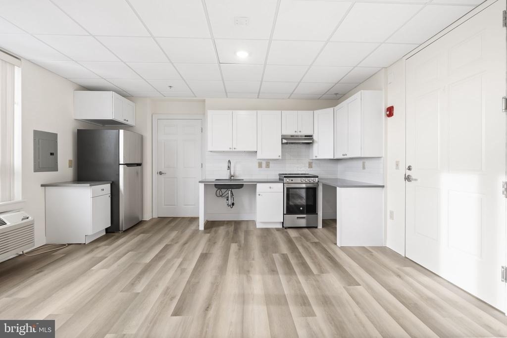 7040 Oxford Avenue - Photo 39