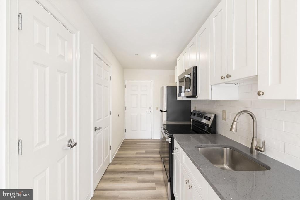 7040 Oxford Avenue - Photo 14