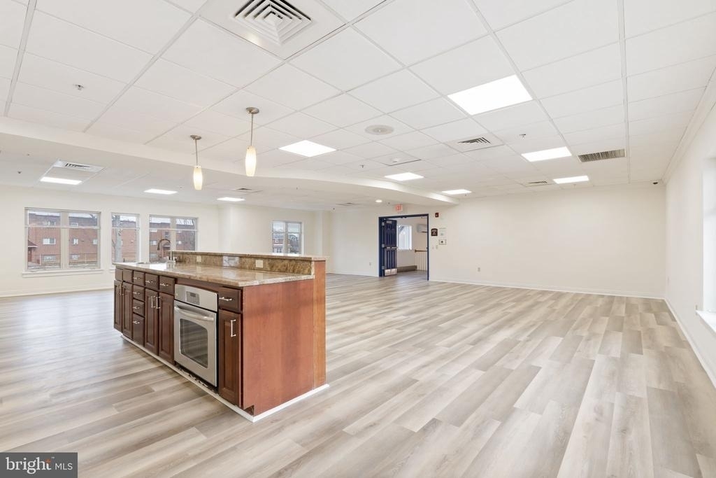 7040 Oxford Avenue - Photo 9