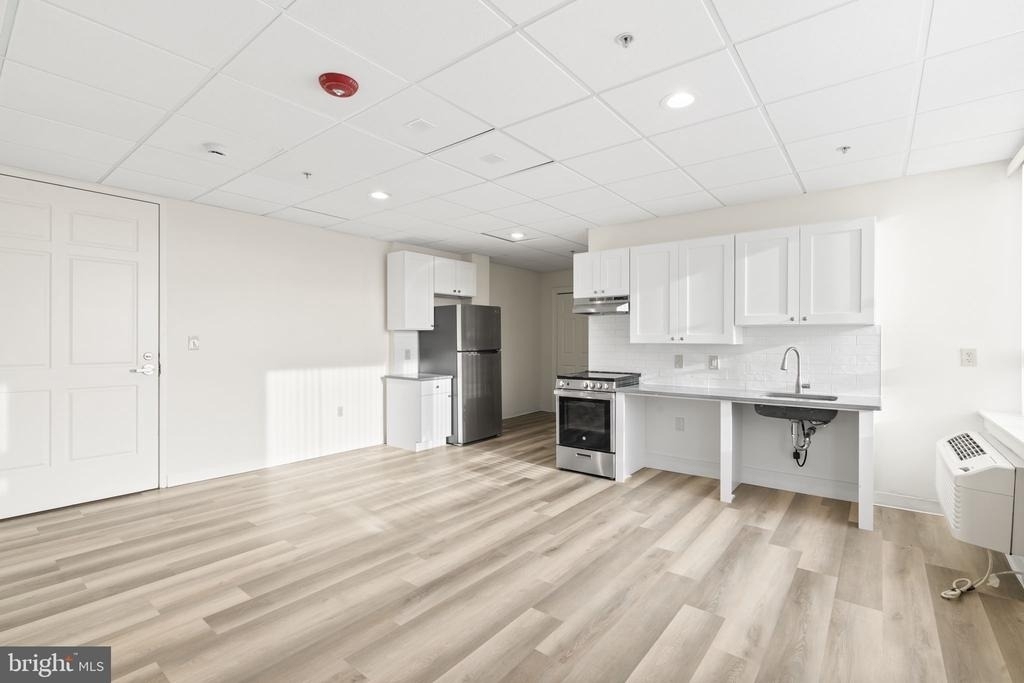 7040 Oxford Avenue - Photo 36
