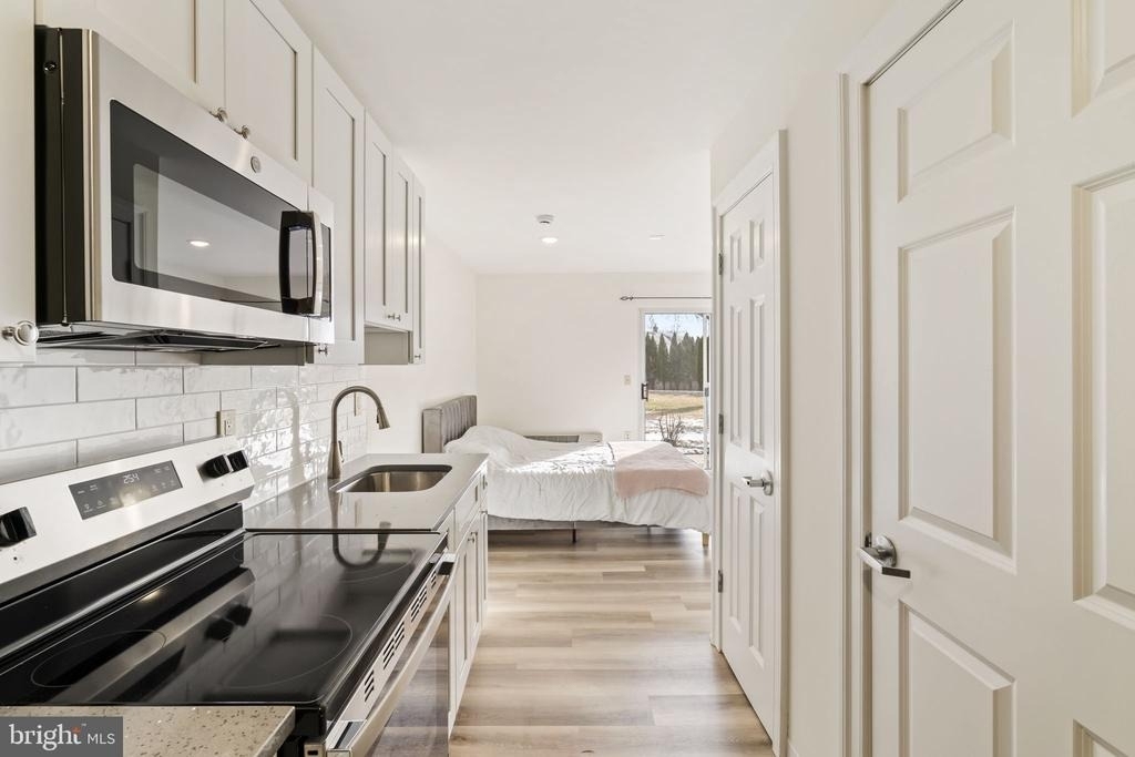 7040 Oxford Avenue - Photo 14