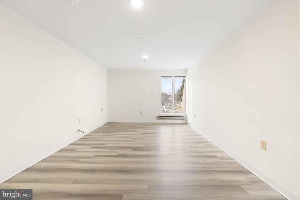 7040 Oxford Avenue - Photo 33