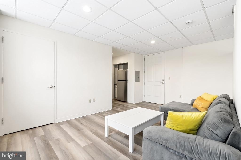 7040 Oxford Avenue - Photo 27