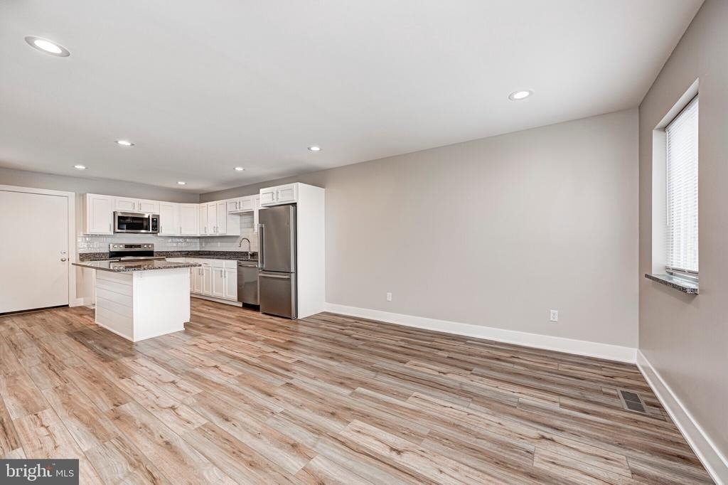 7040 Oxford Avenue - Photo 0