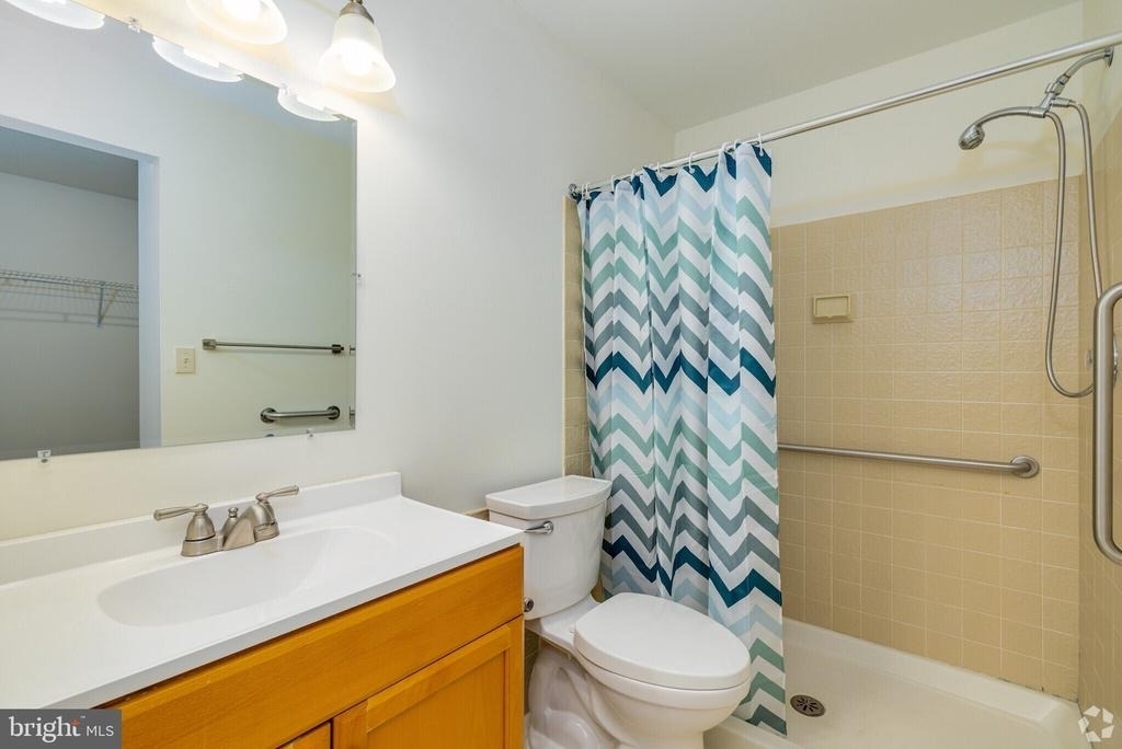 7040 Oxford Avenue - Photo 8