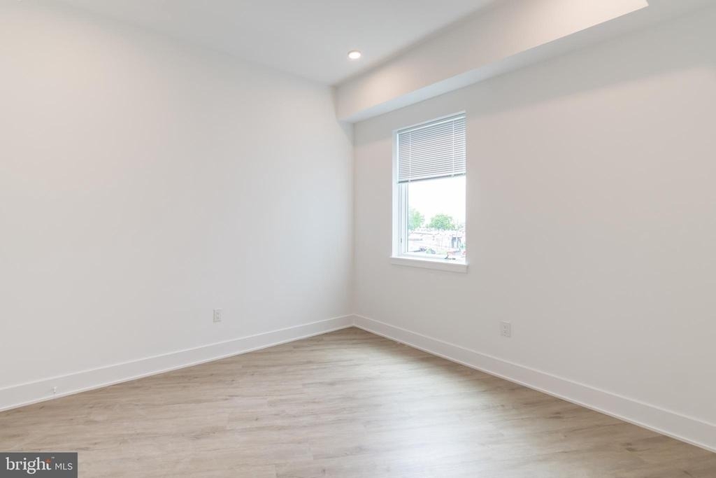 1622 Point Breeze Avenue - Photo 9