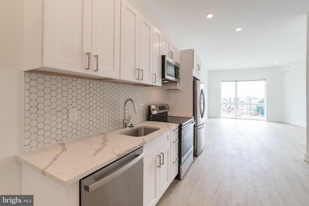 1622 Point Breeze Avenue - Photo 2