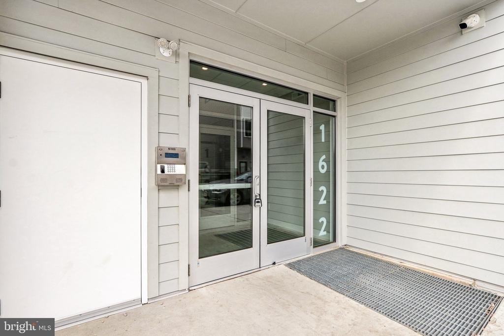 1622 Point Breeze Avenue - Photo 16
