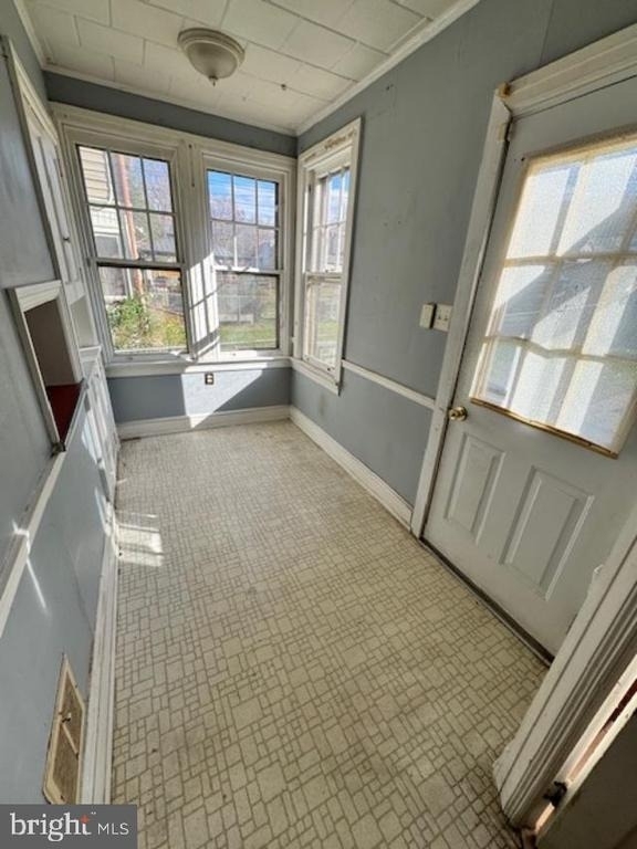 1136 Stirling Street - Photo 12