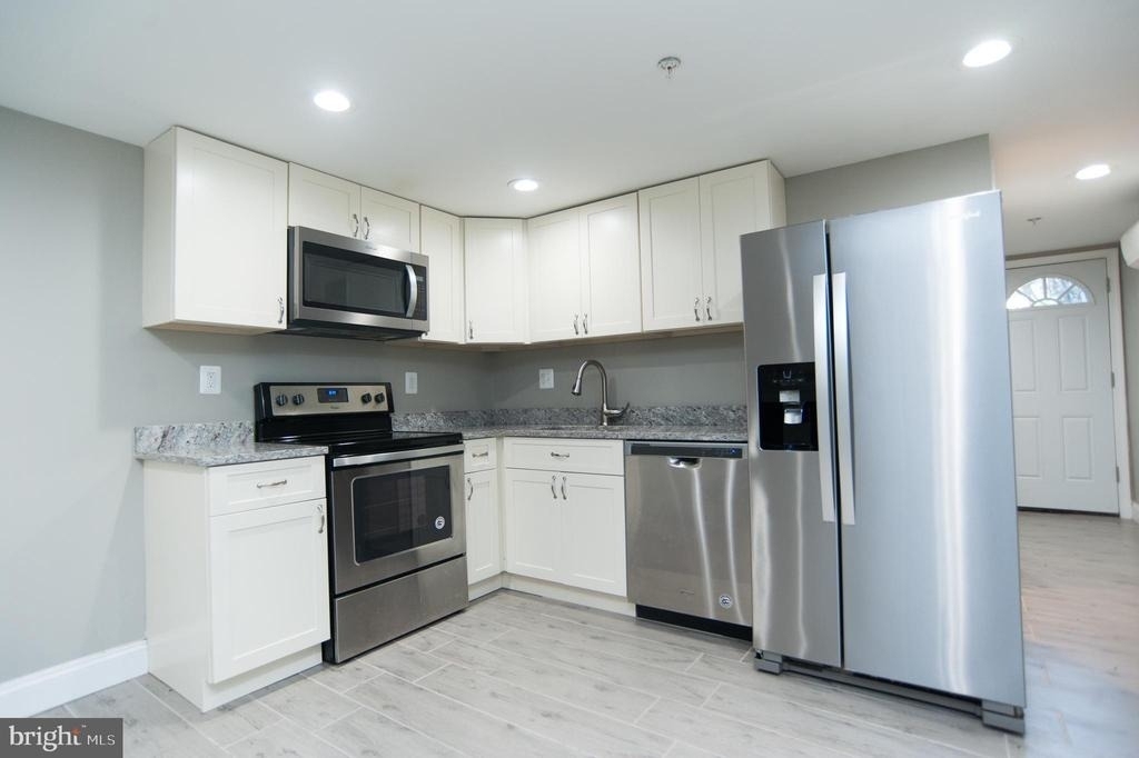2022 4th Street Ne - Photo 3
