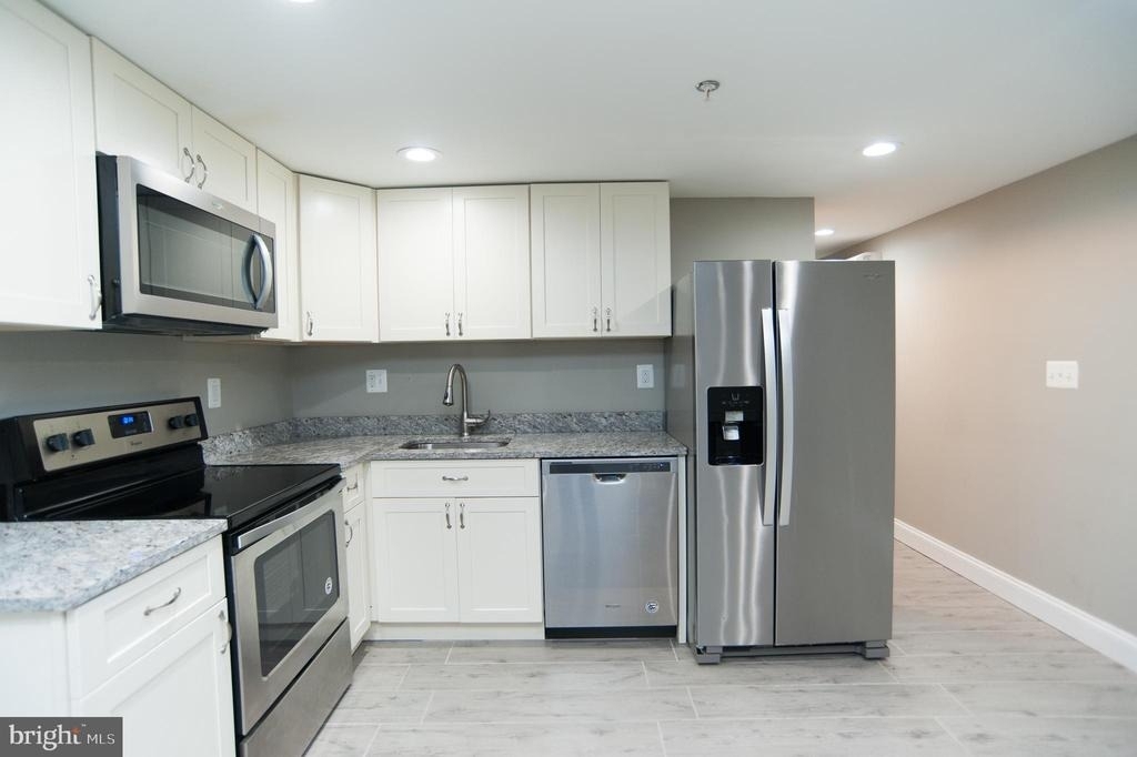 2022 4th Street Ne - Photo 5
