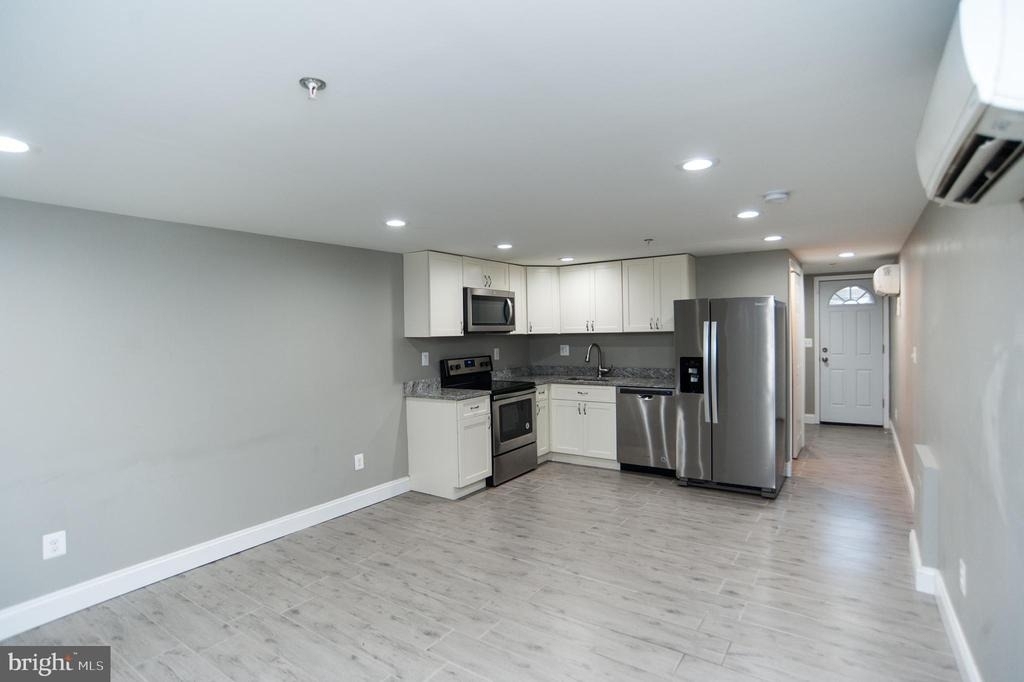 2022 4th Street Ne - Photo 2