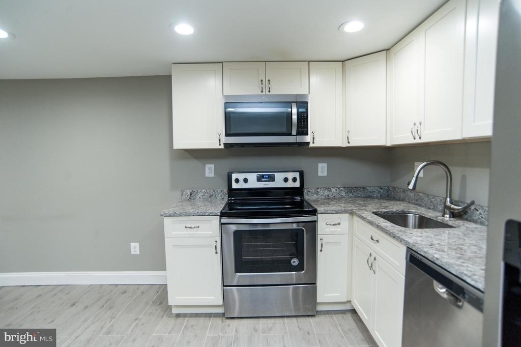 2022 4th Street Ne - Photo 4