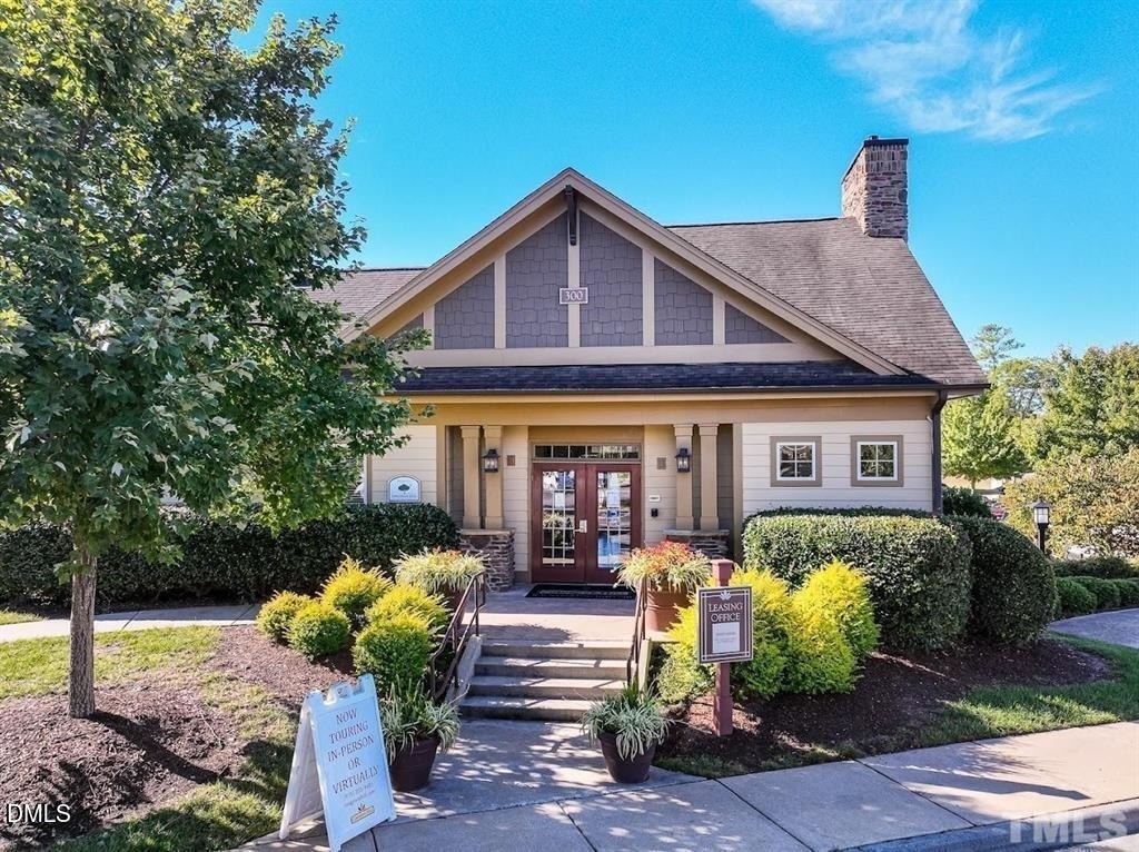 300 Cosgrove Avenue - Photo 2