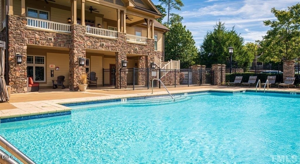 300 Cosgrove Avenue - Photo 1